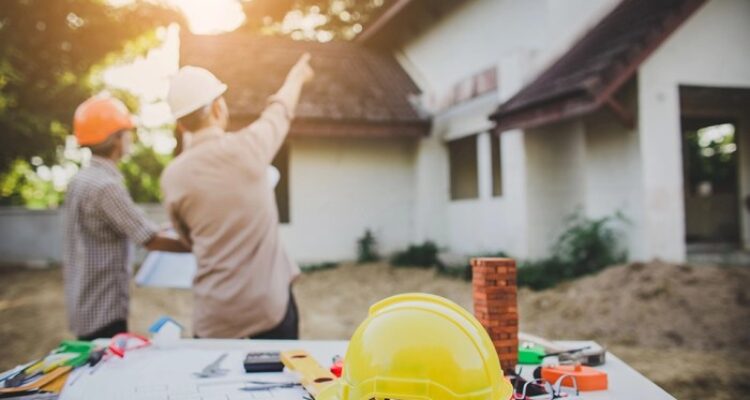 8 Tips When Hiring a Home Exterior Remodeling Contractor