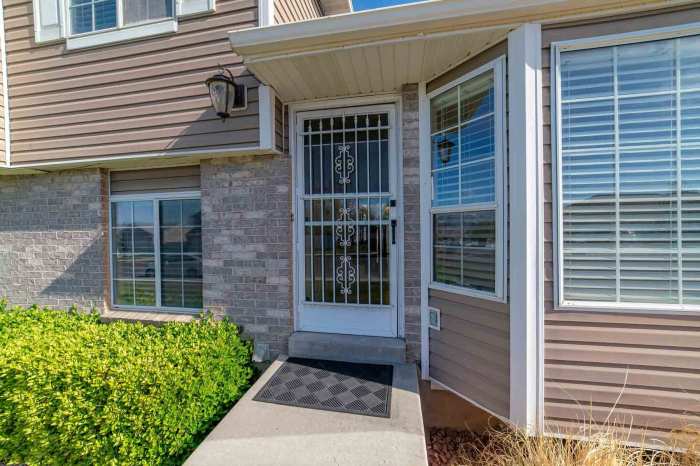 How Much Does Storm Door Installation Cost? (2025)