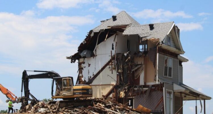 How much does it cost to demolish a house? - Buildi